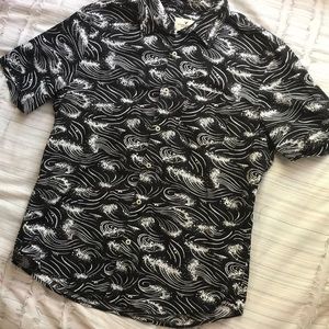 Patterned short sleeve button up